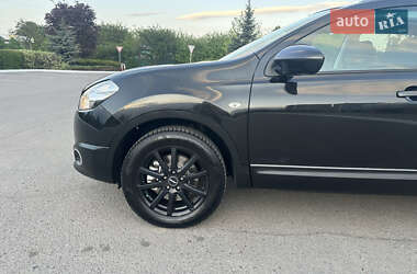 Позашляховик / Кросовер Nissan Qashqai+2 2011 в 