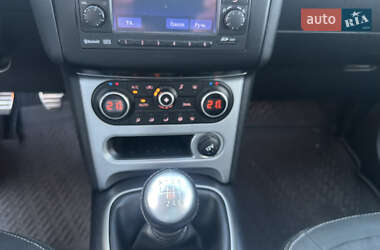 Позашляховик / Кросовер Nissan Qashqai+2 2011 в 