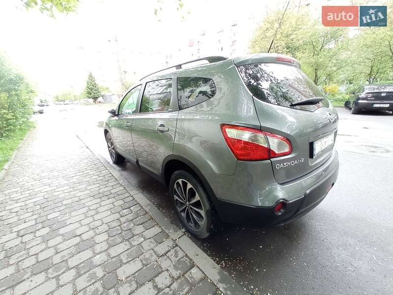 Позашляховик / Кросовер Nissan Qashqai+2 2013 в Івано-Франківську