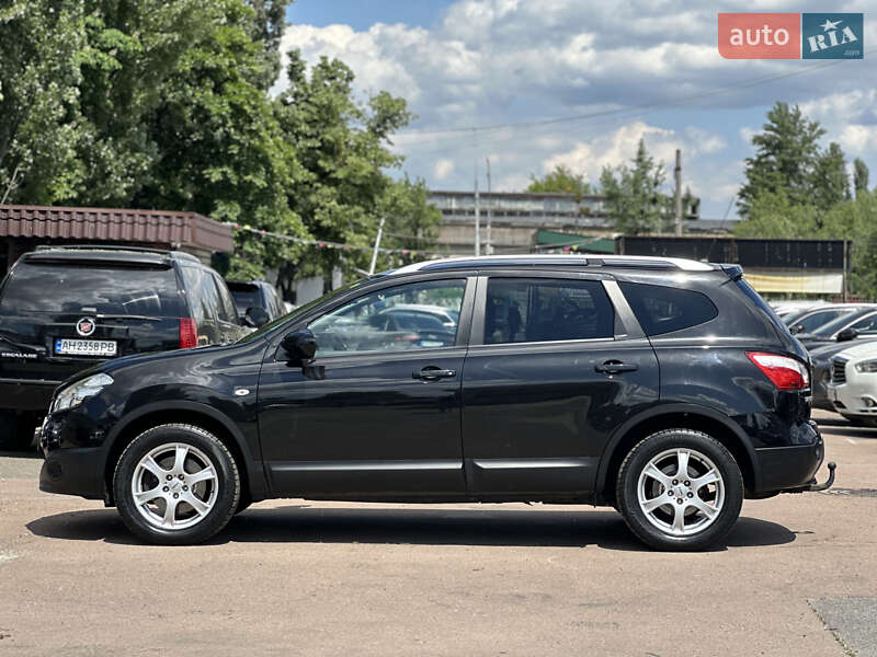 Позашляховик / Кросовер Nissan Qashqai+2 2010 в Києві