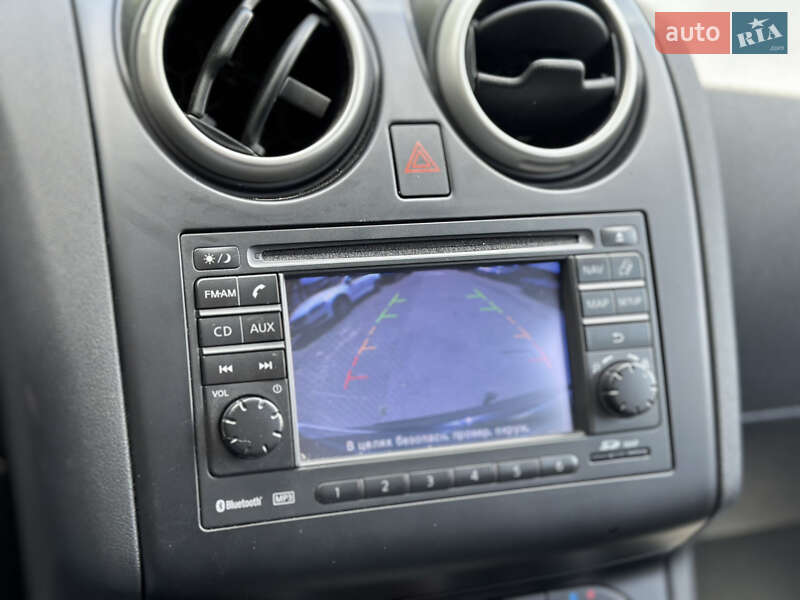 Позашляховик / Кросовер Nissan Qashqai+2 2010 в Києві
