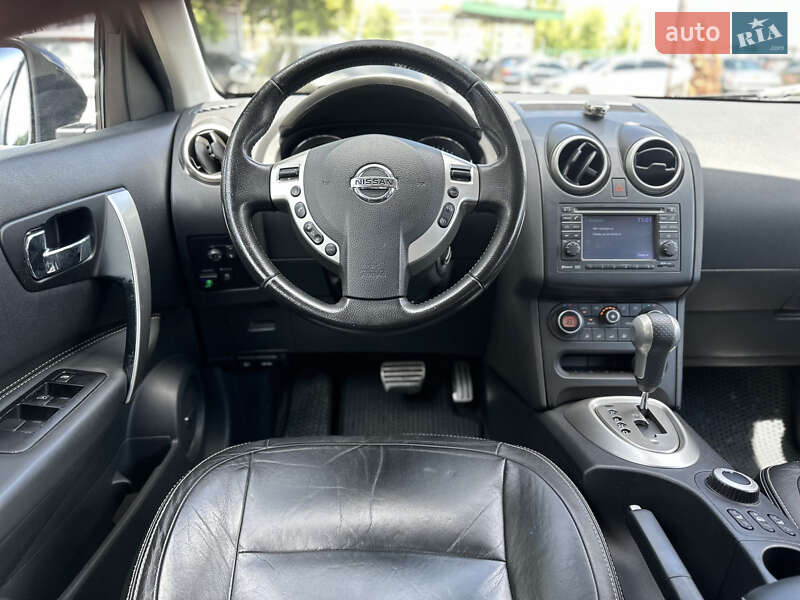 Позашляховик / Кросовер Nissan Qashqai+2 2010 в Києві