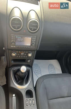 Внедорожник / Кроссовер Nissan Qashqai+2 2010 в 