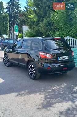 Внедорожник / Кроссовер Nissan Qashqai+2 2011 в 