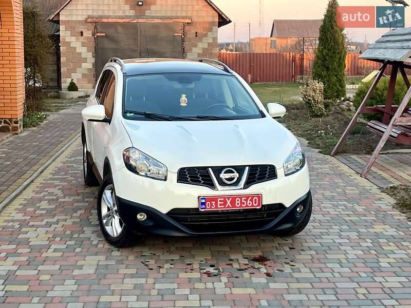 Позашляховик / Кросовер Nissan Qashqai+2 2012 в Володимирці