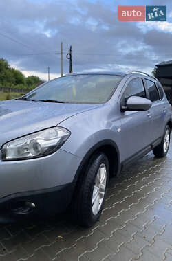Внедорожник / Кроссовер Nissan Qashqai+2 2013 в 