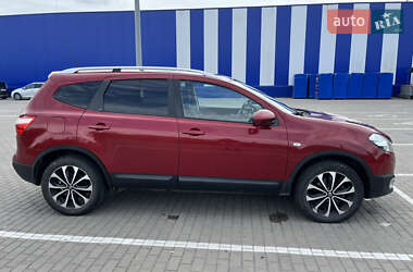 Позашляховик / Кросовер Nissan Qashqai+2 2011 в 