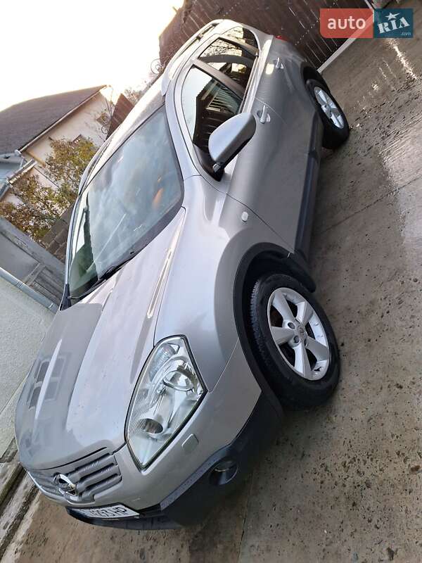 Внедорожник / Кроссовер Nissan Qashqai+2 2009 в Ивано-Франковске