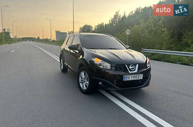 Позашляховик / Кросовер Nissan Qashqai+2 2011 в 