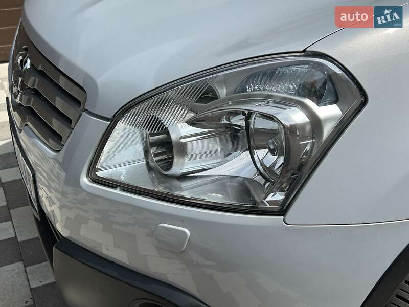 Внедорожник / Кроссовер Nissan Qashqai+2 2009 в Ровно