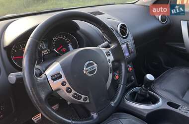 Позашляховик / Кросовер Nissan Qashqai+2 2010 в 