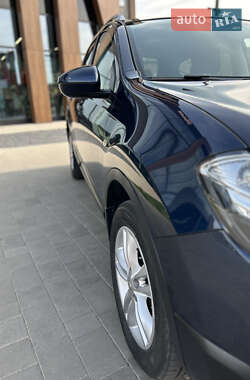 Внедорожник / Кроссовер Nissan Qashqai+2 2011 в 