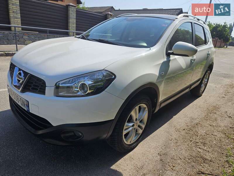 Внедорожник / Кроссовер Nissan Qashqai+2 2011 в 