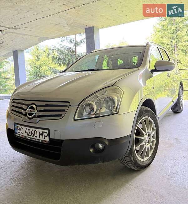 Nissan Qashqai+2 2010