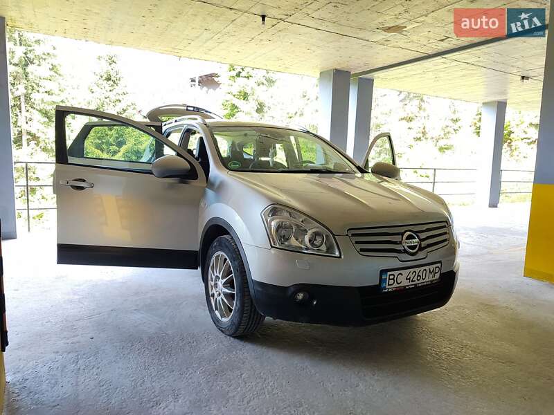 Внедорожник / Кроссовер Nissan Qashqai+2 2010 в Микуличине