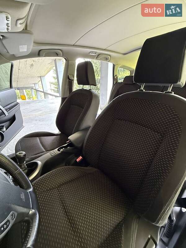Внедорожник / Кроссовер Nissan Qashqai+2 2010 в Микуличине