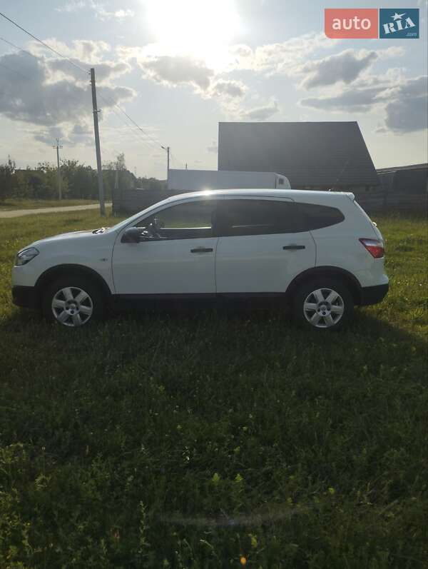 Внедорожник / Кроссовер Nissan Qashqai+2 2011 в Старой Выжевке