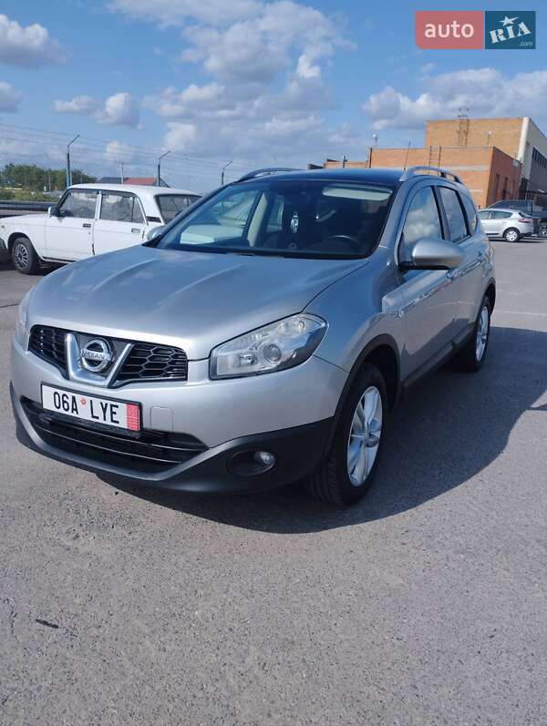 Внедорожник / Кроссовер Nissan Qashqai+2 2012 в 