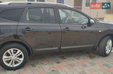Позашляховик / Кросовер Nissan Qashqai+2 2010 в Івано-Франківську