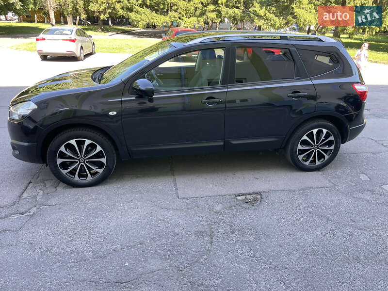 Позашляховик / Кросовер Nissan Qashqai+2 2011 в Рівному