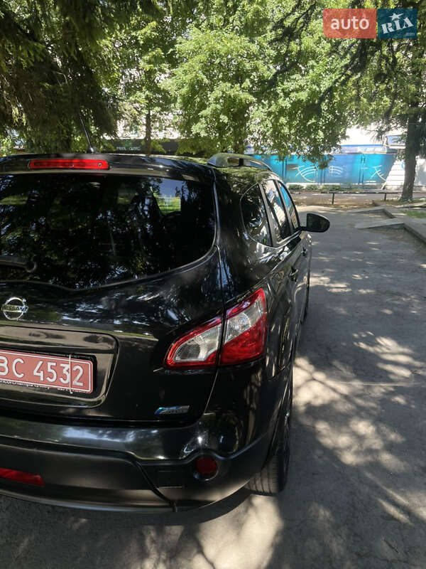 Позашляховик / Кросовер Nissan Qashqai+2 2011 в Рівному