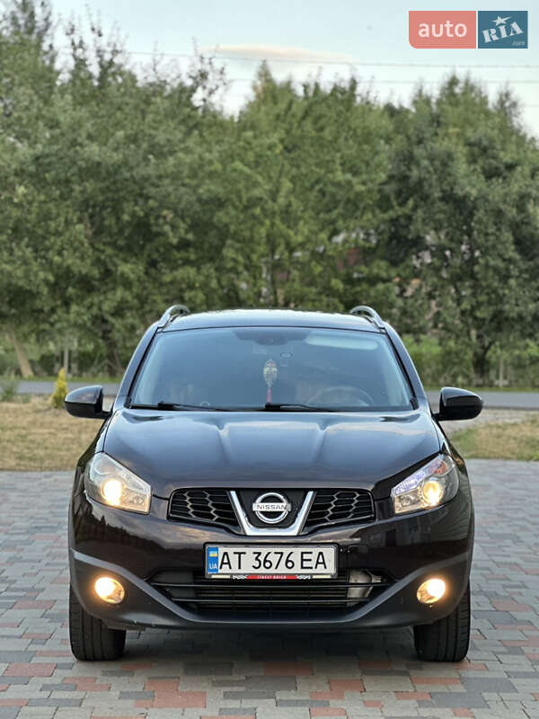 Позашляховик / Кросовер Nissan Qashqai+2 2010 в Івано-Франківську