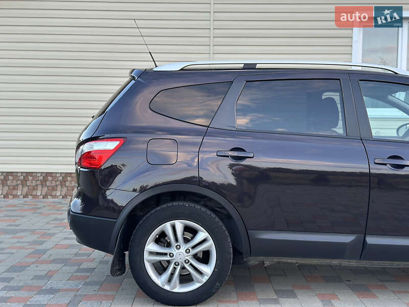 Позашляховик / Кросовер Nissan Qashqai+2 2010 в Івано-Франківську
