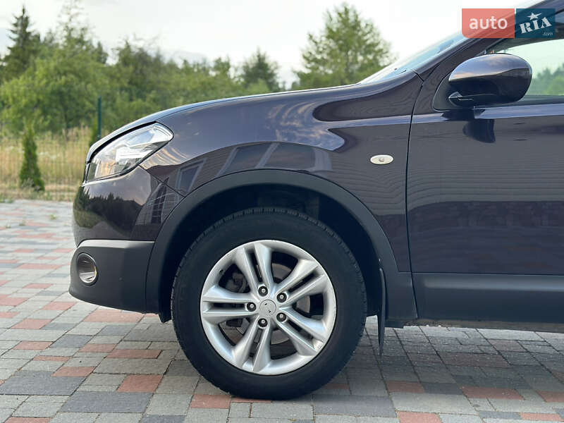 Позашляховик / Кросовер Nissan Qashqai+2 2010 в Івано-Франківську