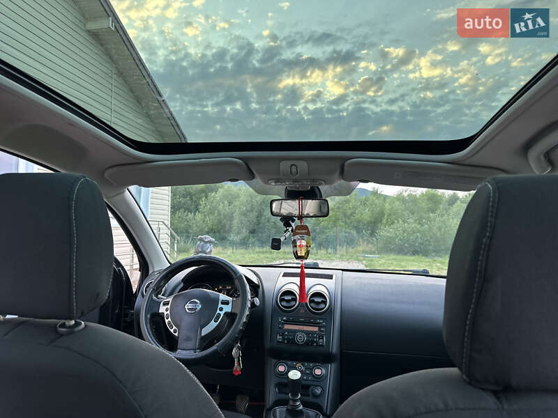 Позашляховик / Кросовер Nissan Qashqai+2 2010 в Івано-Франківську