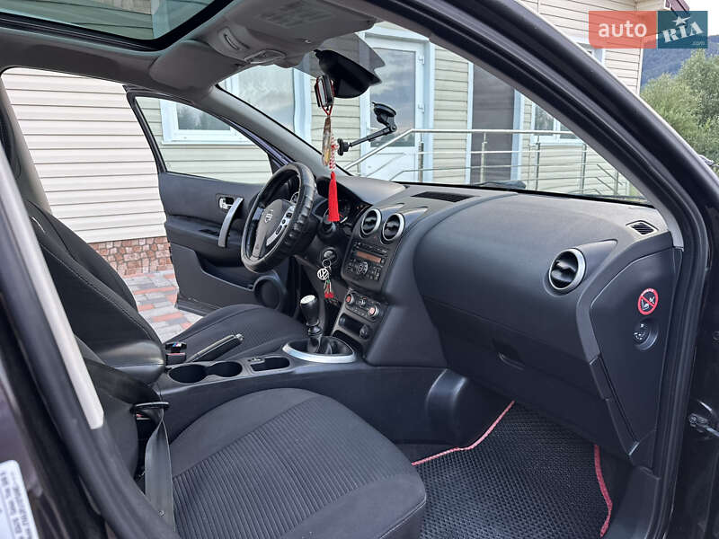Позашляховик / Кросовер Nissan Qashqai+2 2010 в Івано-Франківську