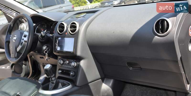 Внедорожник / Кроссовер Nissan Qashqai+2 2010 в Одессе