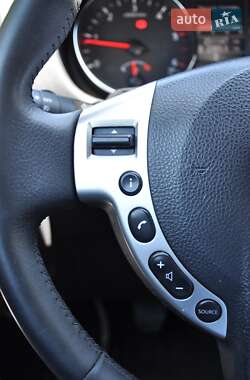 Внедорожник / Кроссовер Nissan Qashqai+2 2010 в 