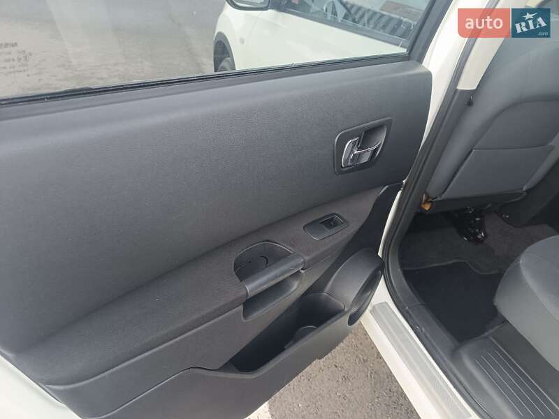 Позашляховик / Кросовер Nissan Qashqai+2 2010 в Луцьку