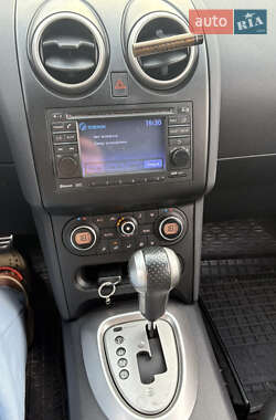 Внедорожник / Кроссовер Nissan Qashqai+2 2010 в 
