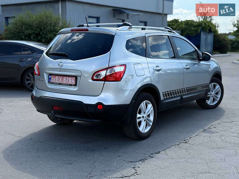 Внедорожник / Кроссовер Nissan Qashqai+2 2010 в Полтаве