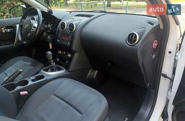 Внедорожник / Кроссовер Nissan Qashqai+2 2010 в 