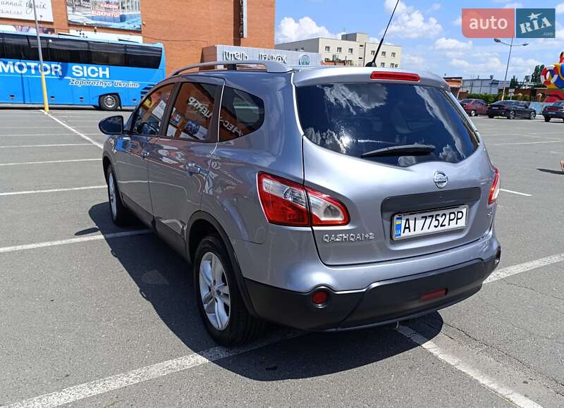 Внедорожник / Кроссовер Nissan Qashqai+2 2010 в Киеве