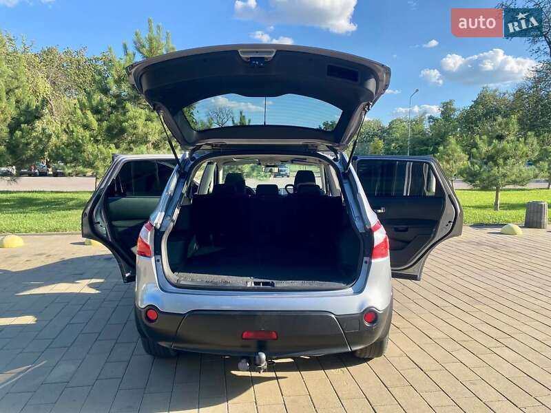 Внедорожник / Кроссовер Nissan Qashqai+2 2010 в Краматорске