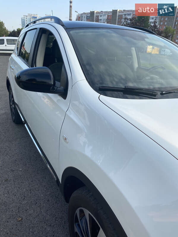 Внедорожник / Кроссовер Nissan Qashqai+2 2011 в Черкассах