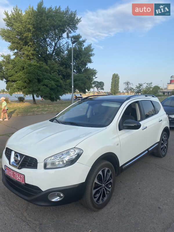 Внедорожник / Кроссовер Nissan Qashqai+2 2011 в Черкассах