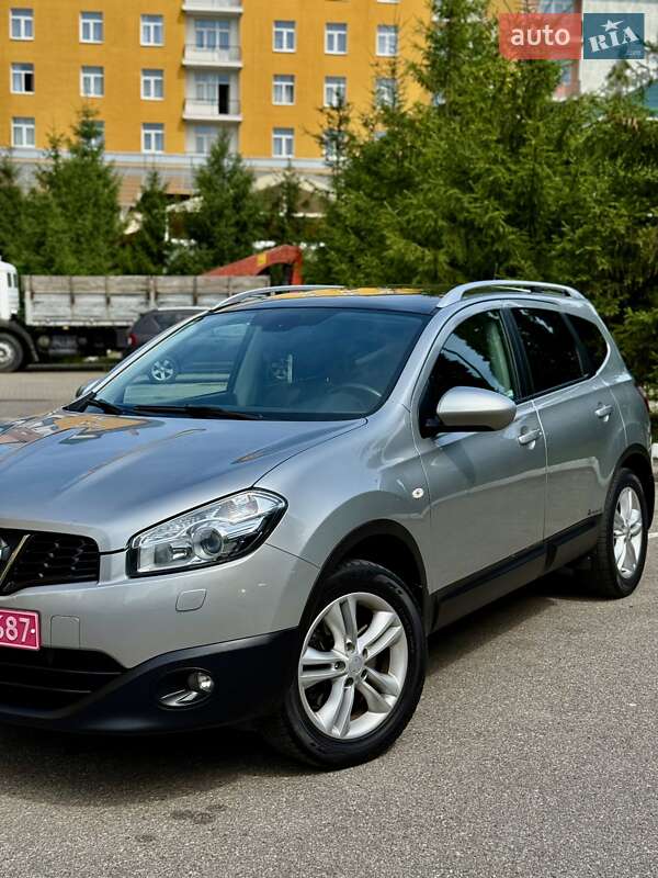 Позашляховик / Кросовер Nissan Qashqai+2 2012 в Києві