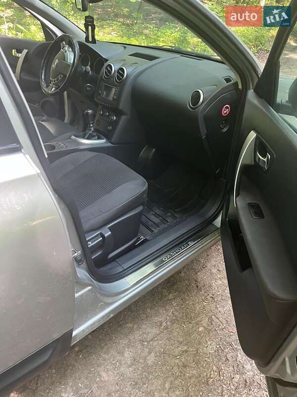 Внедорожник / Кроссовер Nissan Qashqai+2 2009 в Чорткове