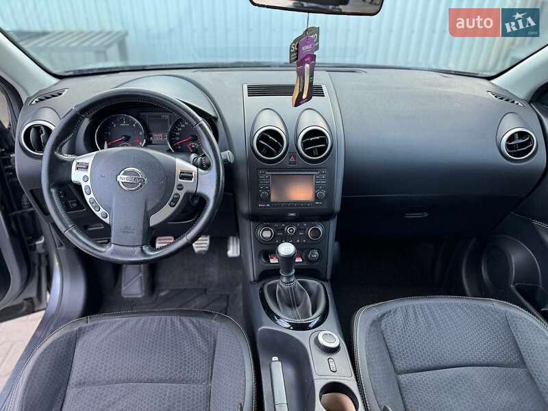 Позашляховик / Кросовер Nissan Qashqai+2 2013 в Косові