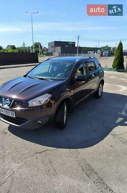 Позашляховик / Кросовер Nissan Qashqai+2 2010 в Києві