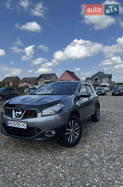 Позашляховик / Кросовер Nissan Qashqai+2 2011 в Хусті