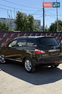 Внедорожник / Кроссовер Nissan Qashqai+2 2011 в 