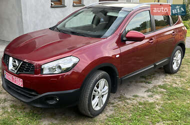 Позашляховик / Кросовер Nissan Qashqai+2 2010 в Львові