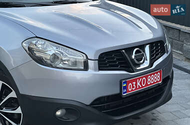 Позашляховик / Кросовер Nissan Qashqai+2 2013 в 