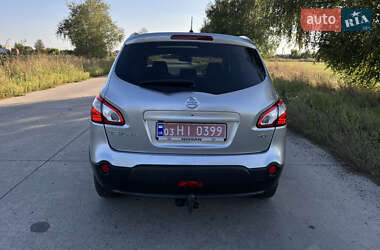 Позашляховик / Кросовер Nissan Qashqai+2 2011 в  фото 8 Позашляховик / Кросовер Nissan Qashqai+2 2011 в