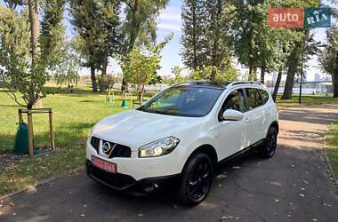 Позашляховик / Кросовер Nissan Qashqai+2 2010 в Києві